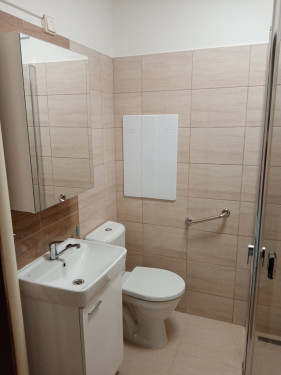 Koupelna s WC + sprchový kout