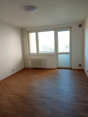 Pokoj s kuchyňskou linkou