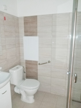 Koupelna s WC + sprchový kout
