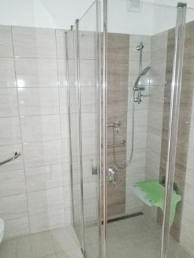 Koupelna s WC + sprchový kout